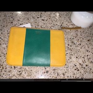 Fossil pouch